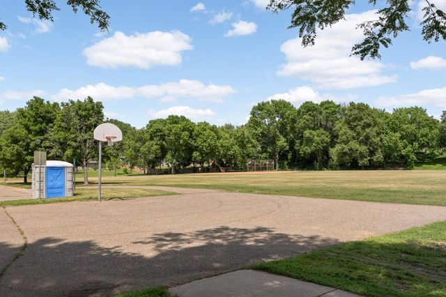 13513 Colfax Avenue S, Burnsville, MN 55337