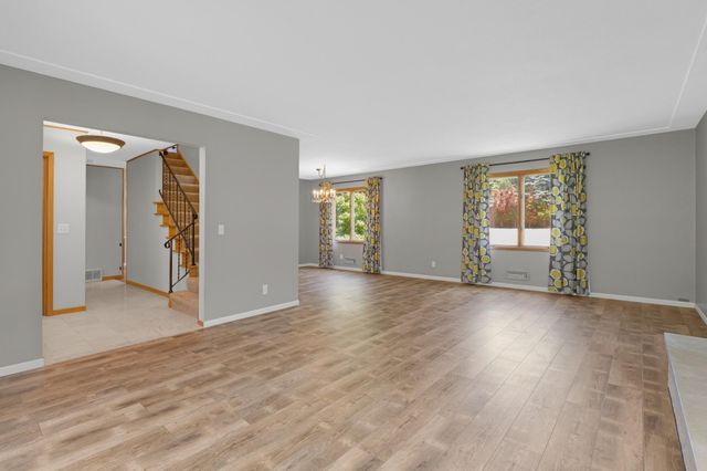 13513 Colfax Avenue S, Burnsville, MN 55337
