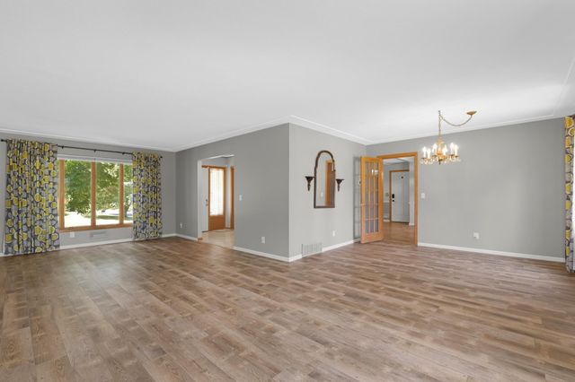 13513 Colfax Avenue S, Burnsville, MN 55337