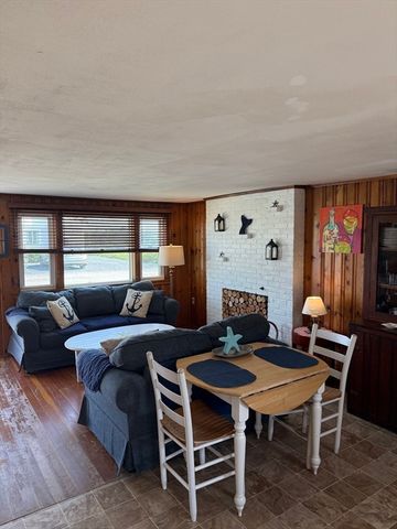21 Old Mouth Rd, Scituate, MA 02066