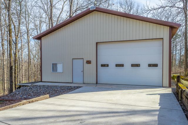 737 Miller Cove Road, Signal Mountain, TN 37377