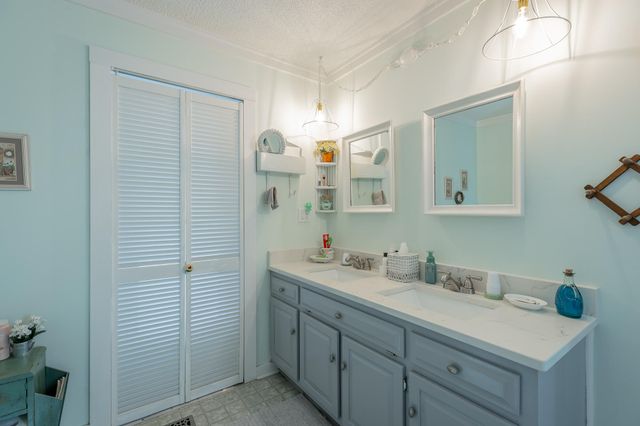 737 Miller Cove Road, Signal Mountain, TN 37377