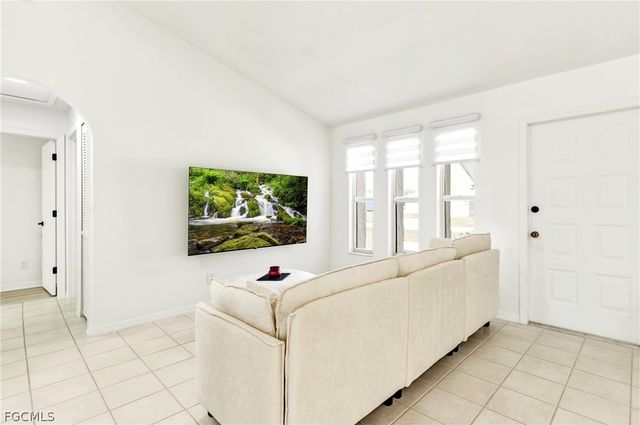 3019 SW 14th CT, Cape Coral, FL 33914