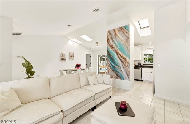 3019 SW 14th CT, Cape Coral, FL 33914