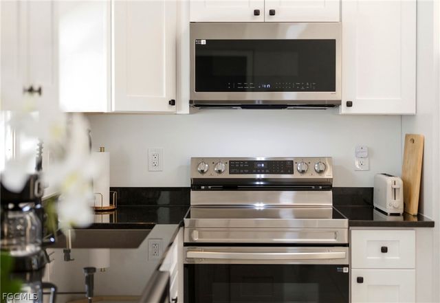 3019 SW 14th CT, Cape Coral, FL 33914