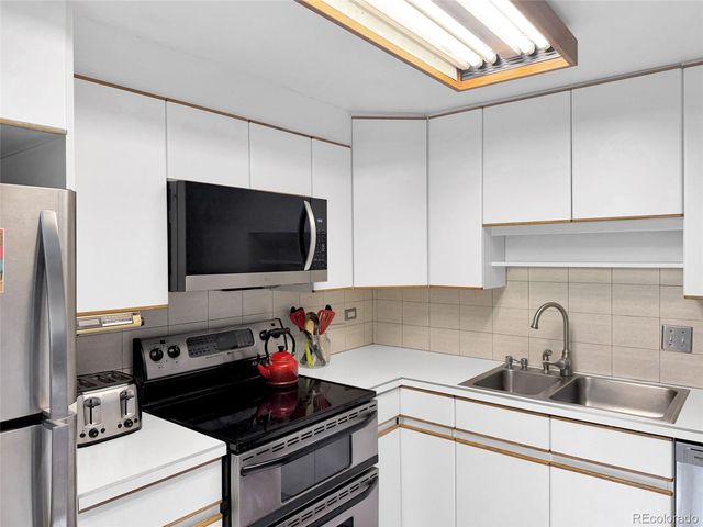 1085 N Lafayette Street 204, Denver, CO 80218