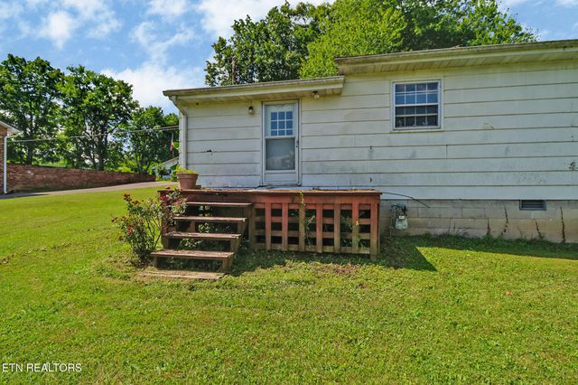 110 Clark Ave, Jamestown, TN 38556