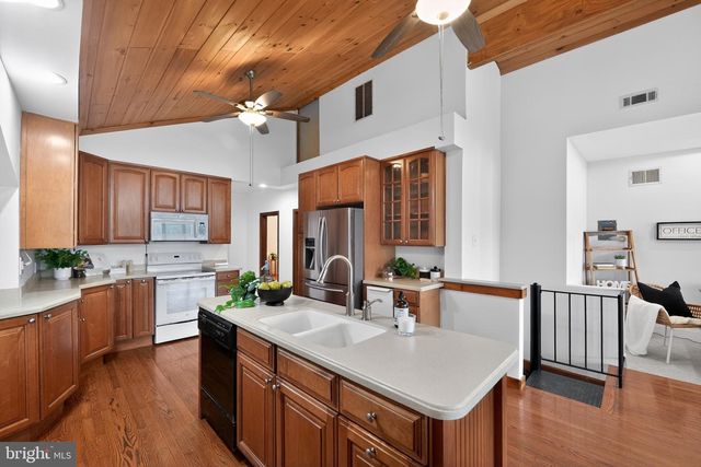 152 KINGSTON PARK LN, Baltimore, MD 21220
