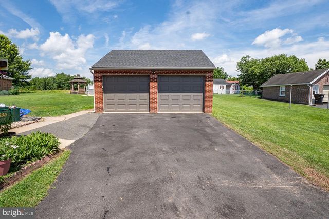 630 MONTGOMERY AVE, Boyertown, PA 19512
