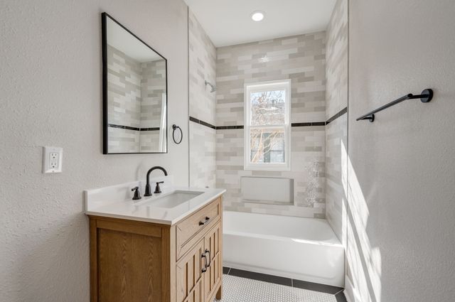 339 S Montclair Avenue, Dallas, TX 75208