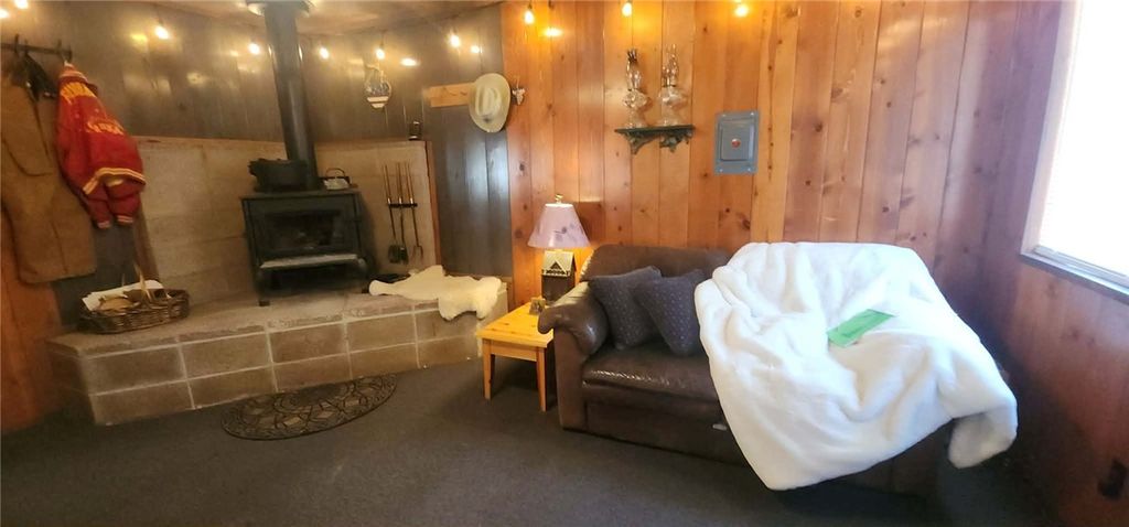 Image 6 of property listing at 7515 Abner Lane, Forest Ranch, CA 95942