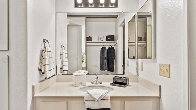 10684 Dabney Drive 106, San Diego, CA 92126