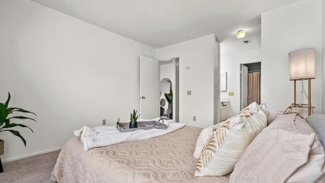 10684 Dabney Drive 106, San Diego, CA 92126