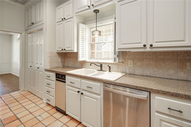2302 East Briargate Drive, Bryan, TX 77802