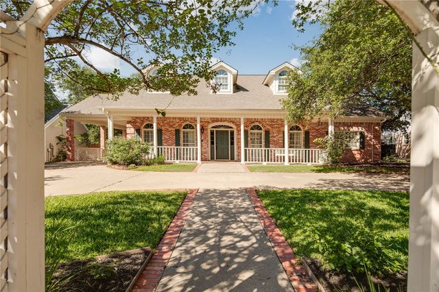 2302 East Briargate Drive, Bryan, TX 77802