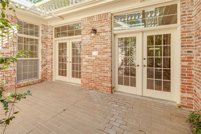 2302 East Briargate Drive, Bryan, TX 77802