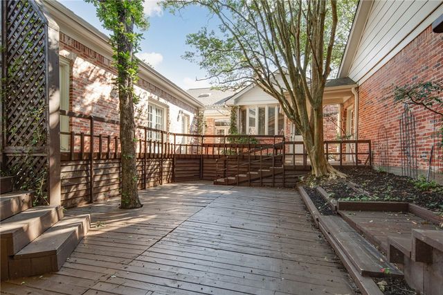 2302 East Briargate Drive, Bryan, TX 77802