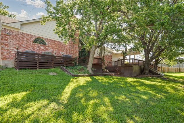 2302 East Briargate Drive, Bryan, TX 77802