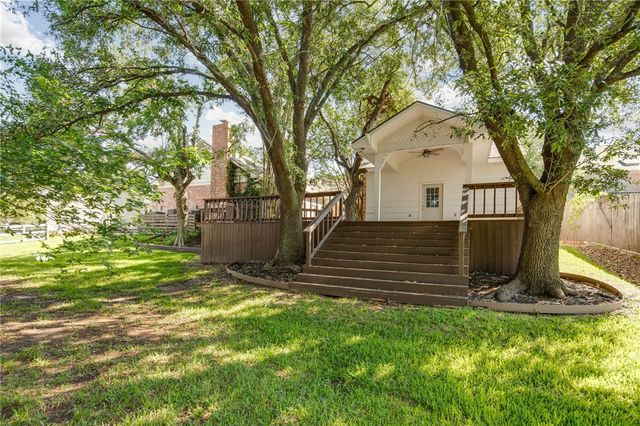 2302 East Briargate Drive, Bryan, TX 77802