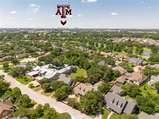 2302 East Briargate Drive, Bryan, TX 77802