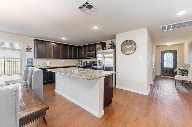 9902 Bezeled Circle Lane, Rosharon, TX 77583