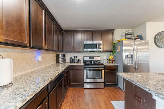 9902 Bezeled Circle Lane, Rosharon, TX 77583