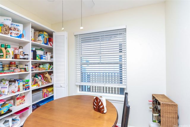 520 Lunalilo Home Road 8404, Honolulu, HI 96825