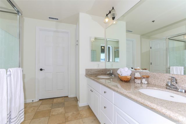 520 Lunalilo Home Road 8404, Honolulu, HI 96825