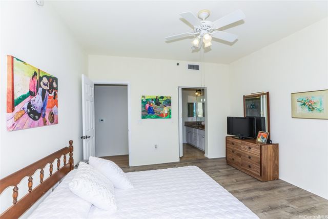 520 Lunalilo Home Road 8404, Honolulu, HI 96825