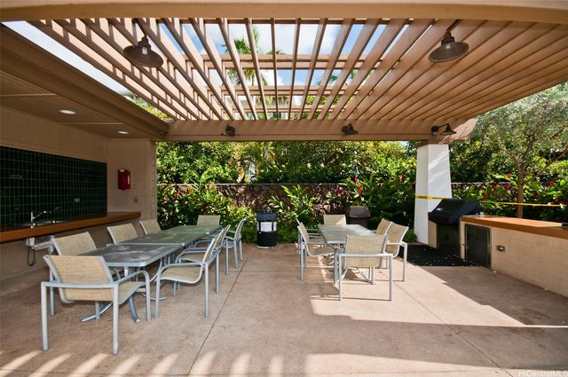 520 Lunalilo Home Road 8404, Honolulu, HI 96825