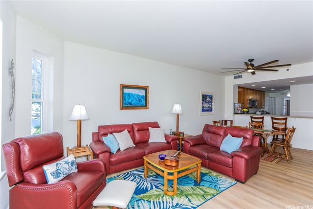 520 Lunalilo Home Road 8404, Honolulu, HI 96825