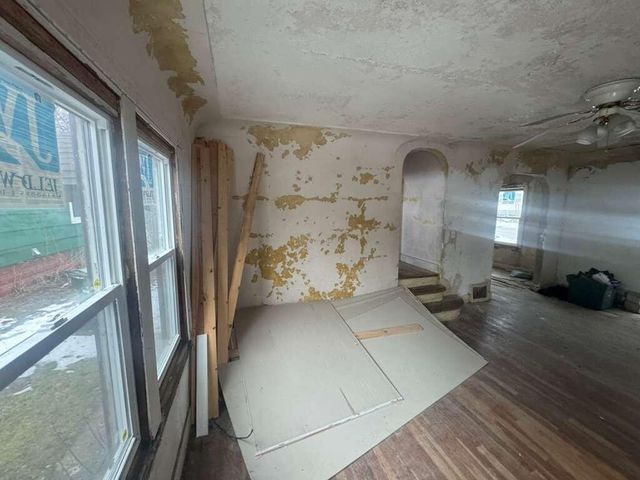 1320 6th Street, Muskegon, MI 49441