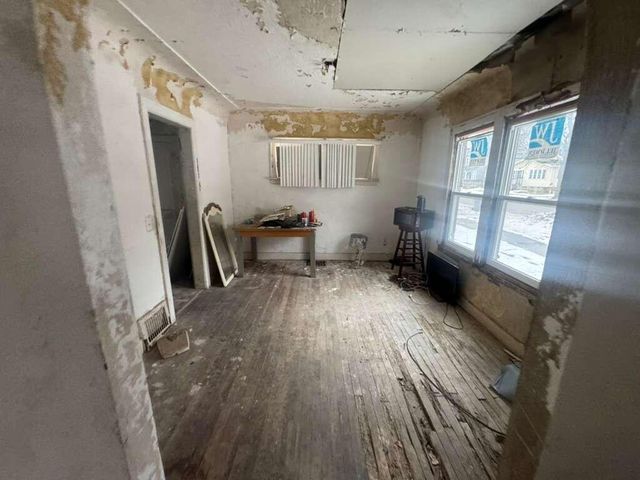 1320 6th Street, Muskegon, MI 49441