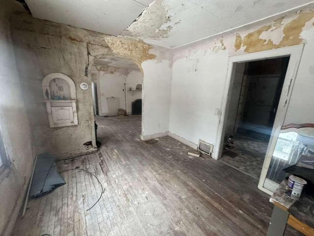 1320 6th Street, Muskegon, MI 49441