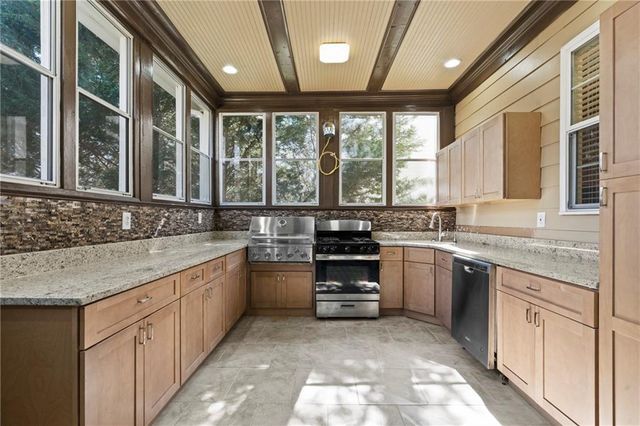 6154 Baybrook Trace, Hoschton, GA 30548