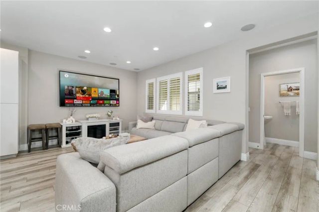 837 Iris Way C, Azusa, CA 91702