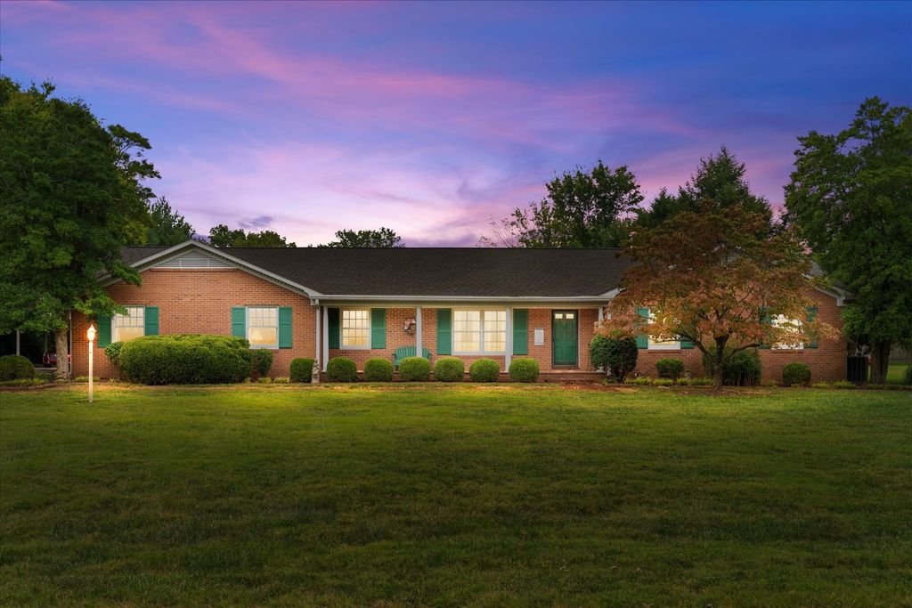 405 Marietta Dr, Hopkinsville, KY 42240