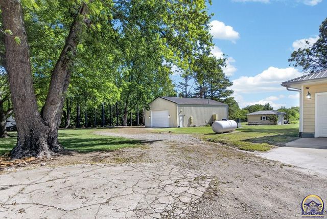 9150 SW Wanamaker Rd, Wakarusa, KS 66546