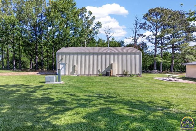 9150 SW Wanamaker Rd, Wakarusa, KS 66546
