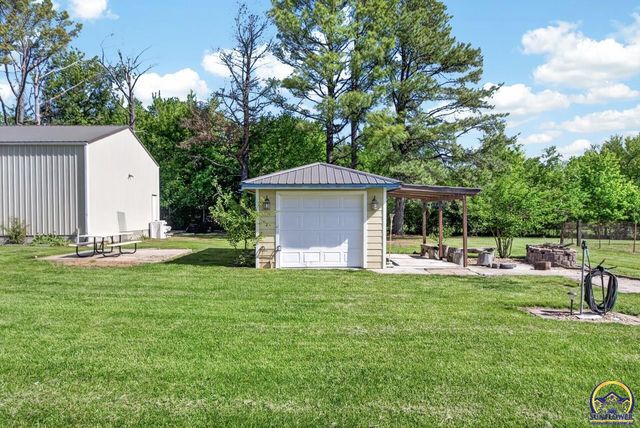 9150 SW Wanamaker Rd, Wakarusa, KS 66546