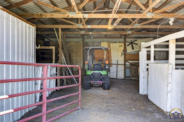 9150 SW Wanamaker Rd, Wakarusa, KS 66546