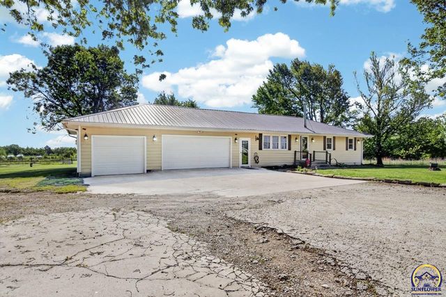 9150 SW Wanamaker Rd, Wakarusa, KS 66546