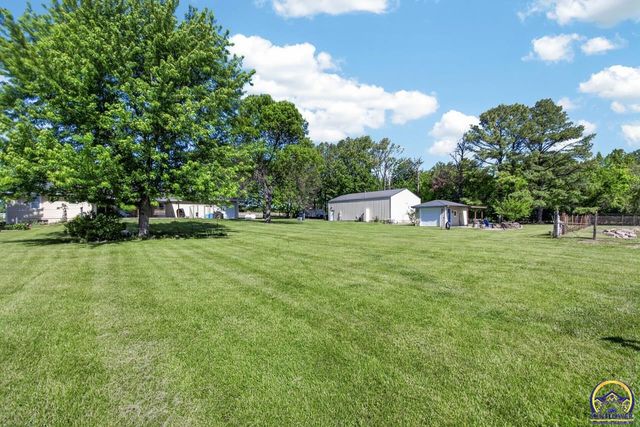 9150 SW Wanamaker Rd, Wakarusa, KS 66546
