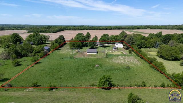 9150 SW Wanamaker Rd, Wakarusa, KS 66546