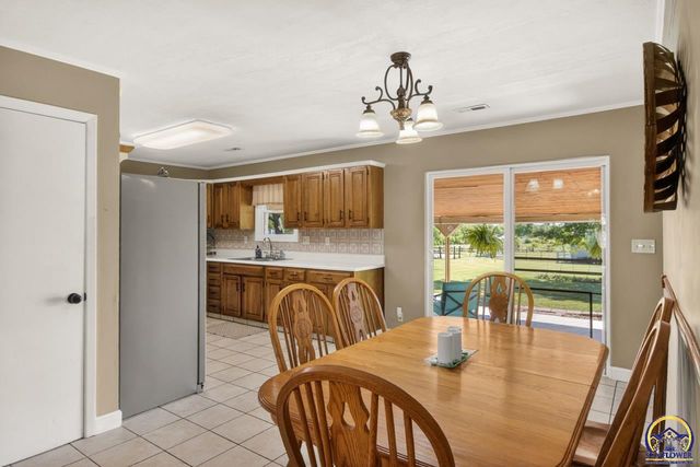 9150 SW Wanamaker Rd, Wakarusa, KS 66546