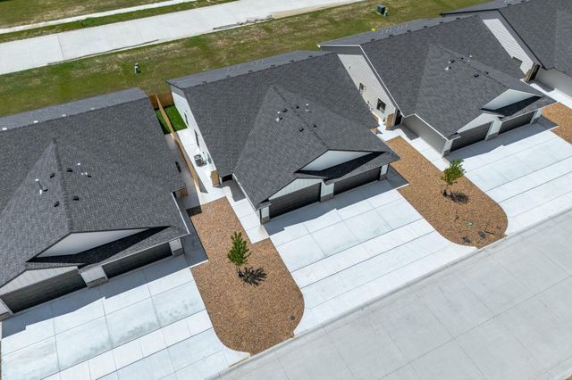 501 E Harper St, Valley Center, KS 67147