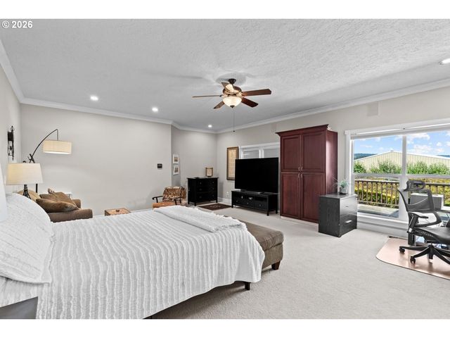 17945 Sw HILLSBORO Hwy, Hillsboro, OR 97123
