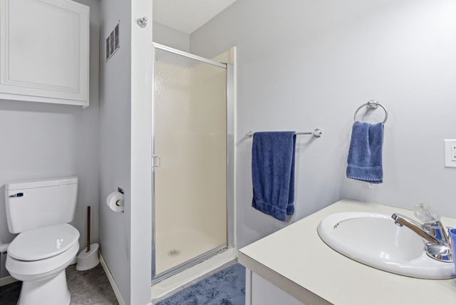 5708 Denise St, Bel Aire, KS 67220