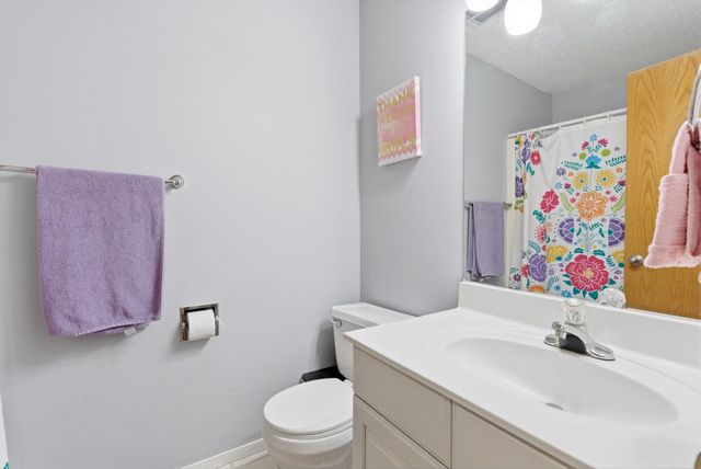 5708 Denise St, Bel Aire, KS 67220