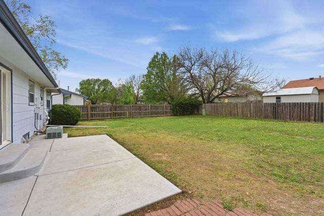 5708 Denise St, Bel Aire, KS 67220